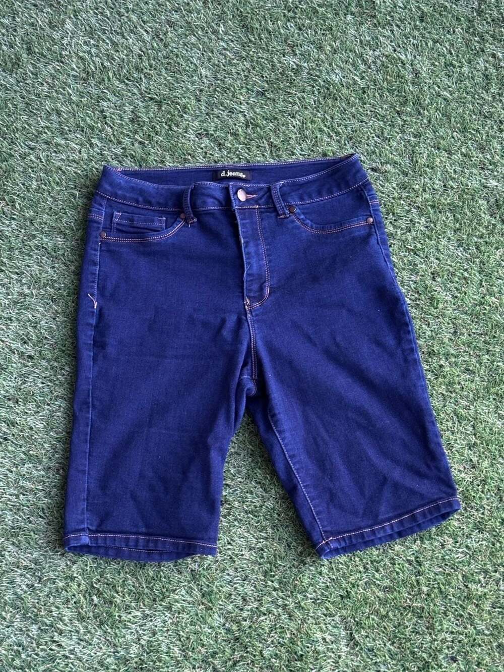 d.jeans Women's High Rise Dark Wash Bermuda Jean Shorts Size 10